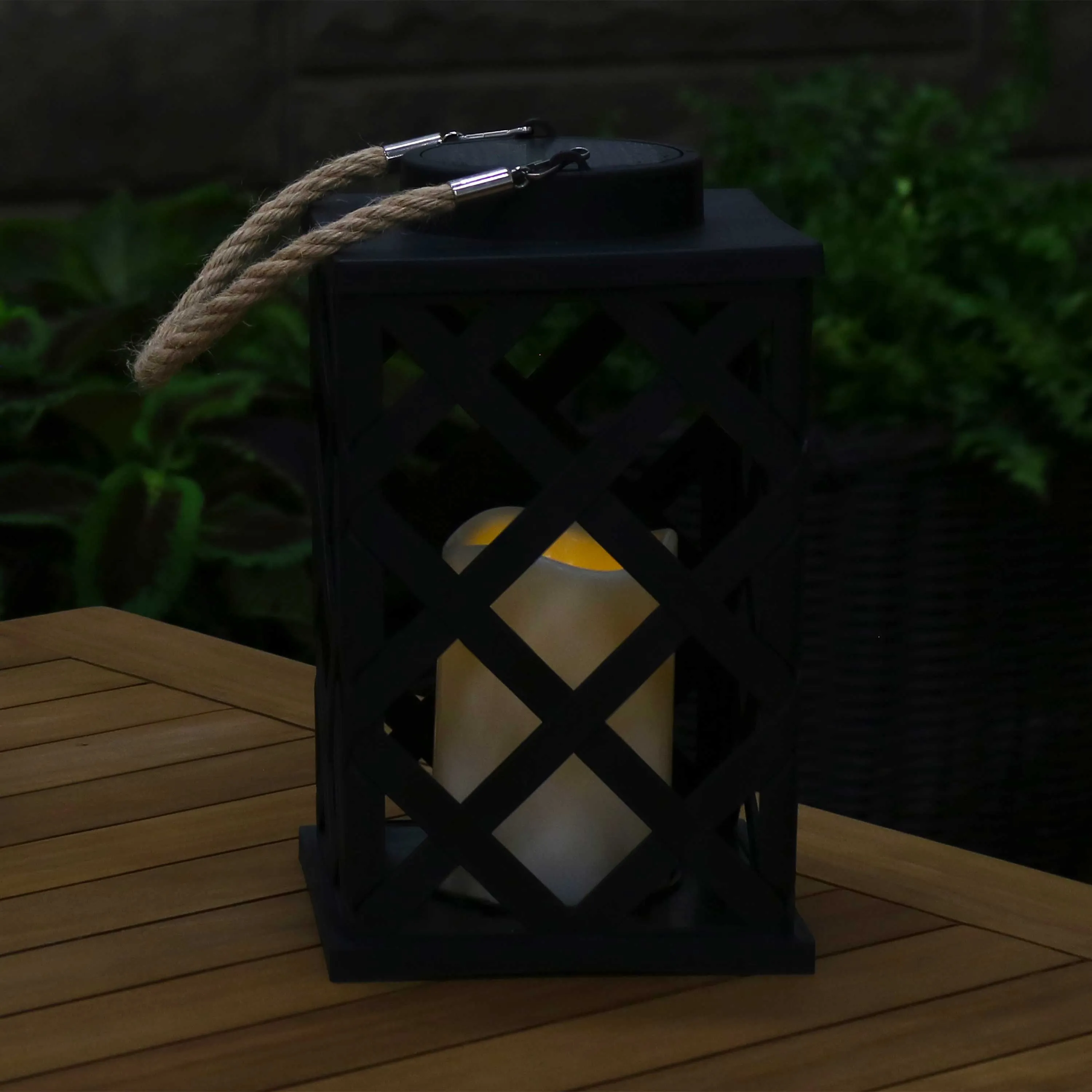 Sunnydaze Modern Crosshatch Outdoor Solar Decorative Candle Lantern