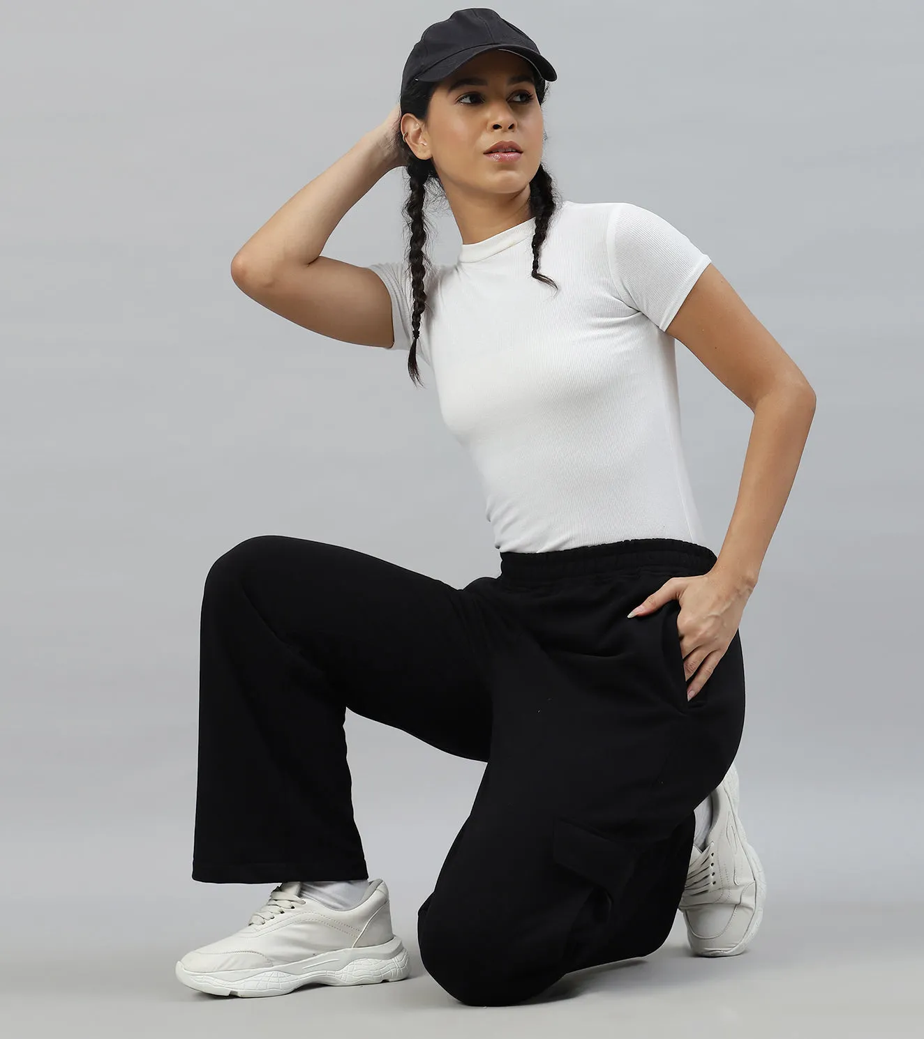 Women's Cozy Fleece Wide Leg Cargo Sweatpant